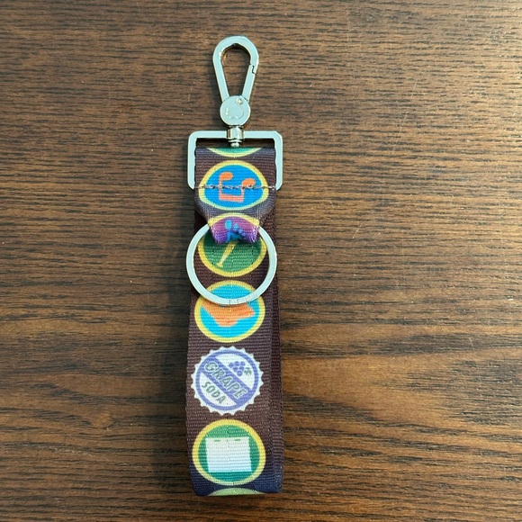 Harveys Seatbelt Bags Click N’Go Keychain Lanyard Pixar Up Wilderness Explorer - Picture 2 of 4